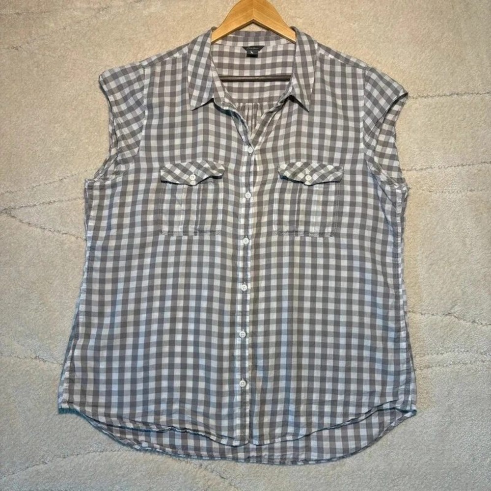 Eddie Bauer Women's Large Gray Gingham Sleeveless Button-Up Shirt*